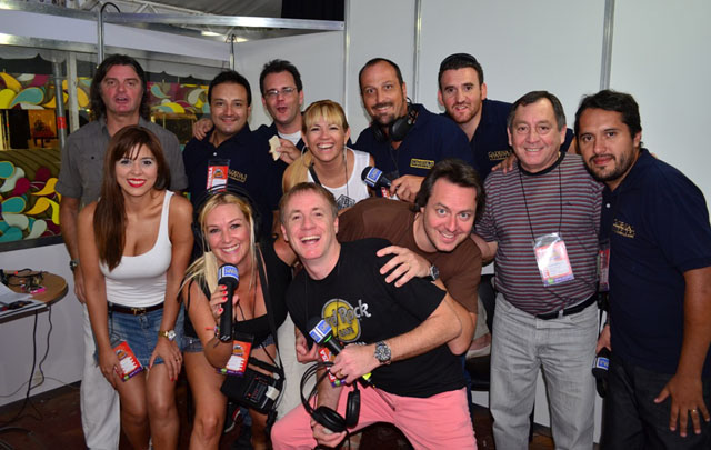 El equipo de cadena 3 en la transmisión del Carnaval Cuartetero 2013.