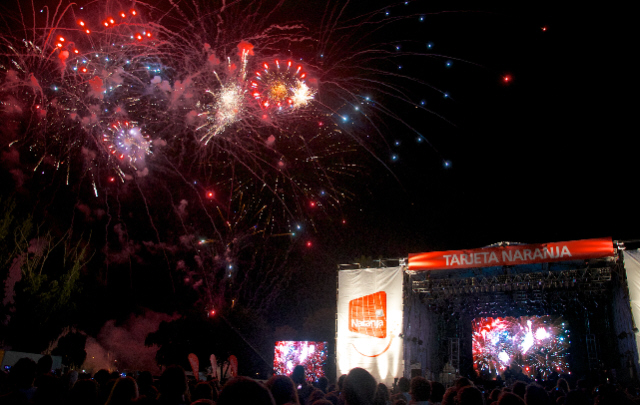 El show de fuegos artificiales en el recital de Diego Torres.