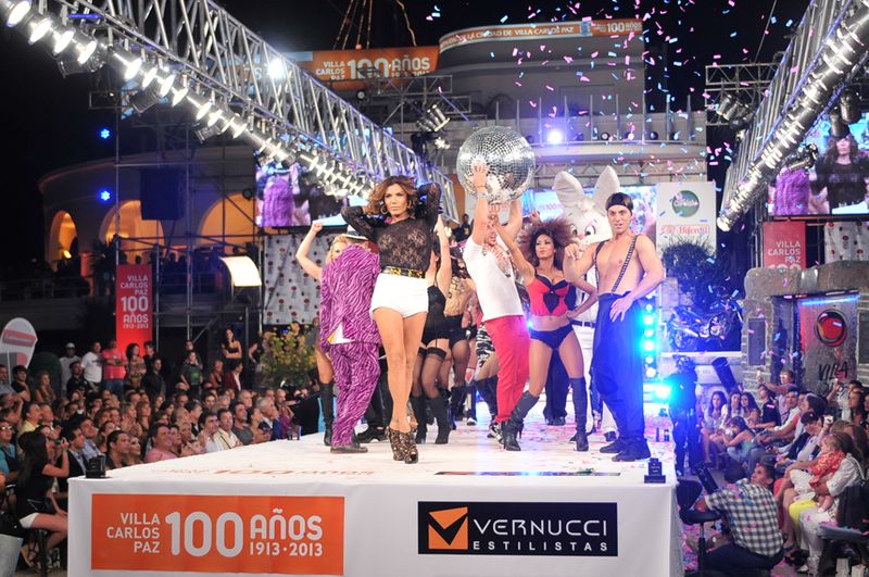 Desfile de los hermanos Vernucci en Carlos Paz.