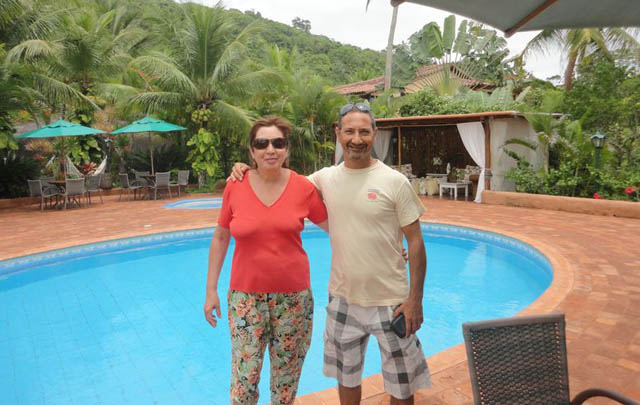 Graciela Narváez con el guía Ricardo Miloro.