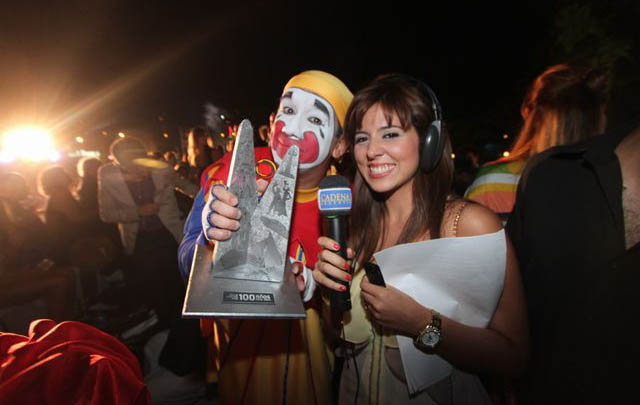 Pinón Fijo festeja junto a Geo Monteagudo de Cadena 3.