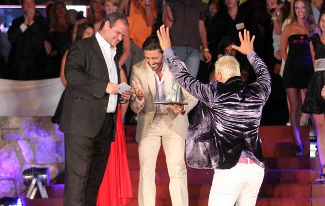 Piquín recibió el premio de Flavio Mendoza.