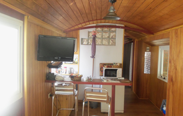 Cabañas realizadas en viejos vagones de tren.