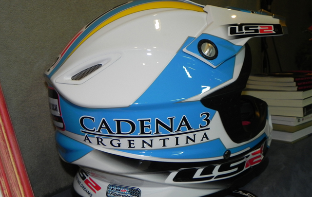 El motociclista visitó el estudio de Cadena 3. 