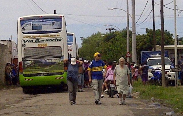 La 12 comió un asado en el club Los Andes.