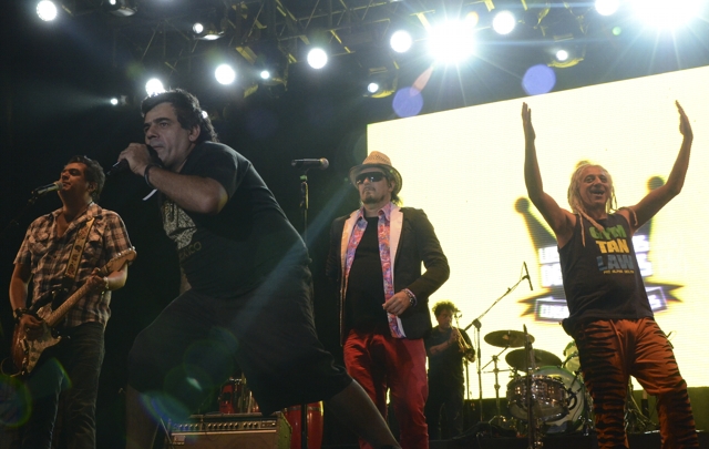 Encuentro Anual de Colectividades - Auténticos Decadentes