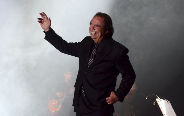 Dyango deleitó a Alta Gracia con todo su romanticismo. 