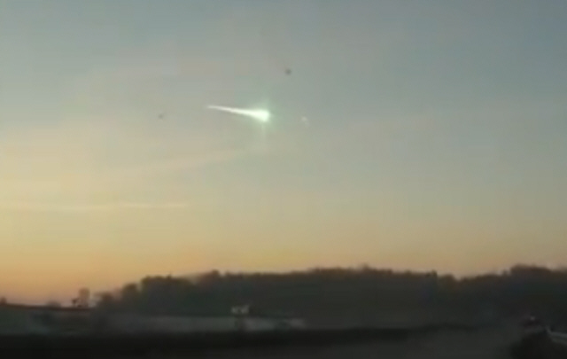 Más de mil personas resultaron heridas por la caída de un meteorito en Rusia.