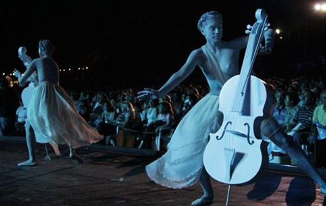 Las estatuas de Lola Mora, en el homenaje a las Mujeres Argentinas.