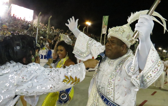Una multitud aplaudió a más de 3000 pasistas.
