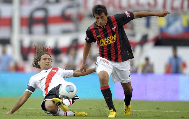 River ganó con lo justo y deberá esperar el resultado de Lanús.