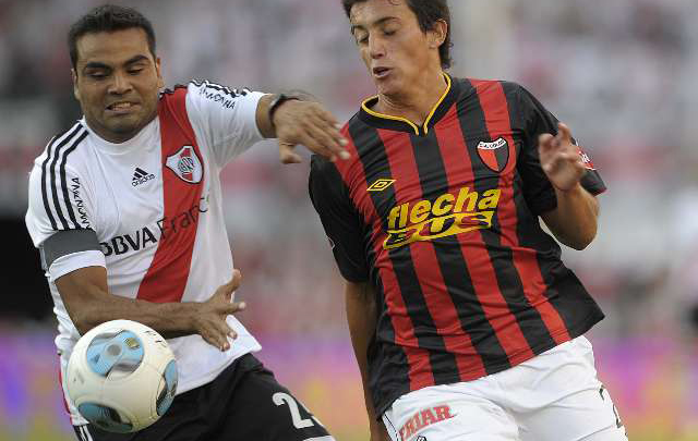 River ganó con lo justo y deberá esperar el resultado de Lanús.