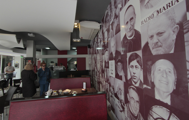 Café con Dios está ubicado en Obispo Trejo 29.