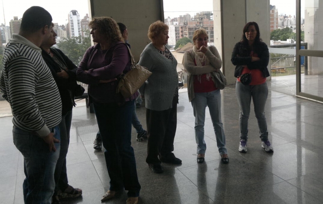 Los familiares de Rocío en el acceso a Tribunales II.