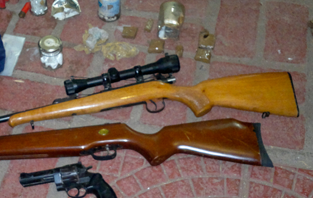 En el operativo se secuestraron armas de fuego y 12 mil pesos en efectivo.