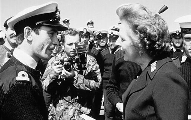 En 1983 Thatcher visitó a las tropas británicas en Malvinas.