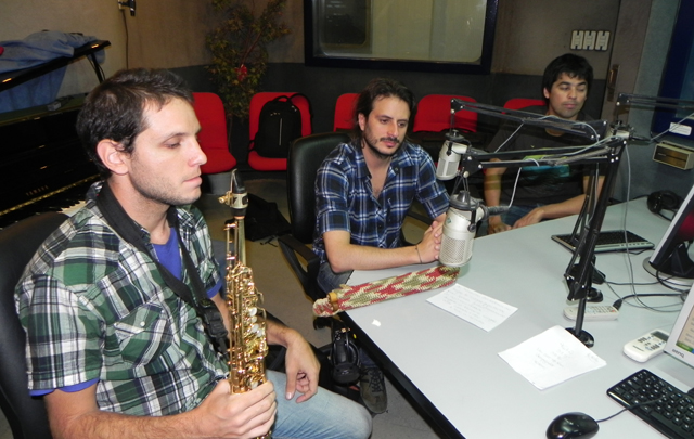 MJC visitó los estudios de Cadena 3 en Viva la Radio.