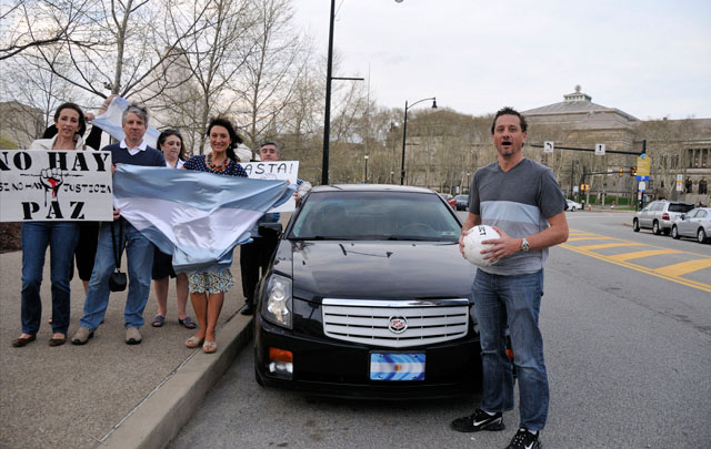 Cacerolazo en Pittsburgh (Enviado por Patricia Galetto)