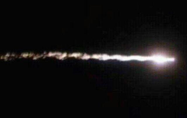 Así se vio la bola de fuego en el cielo santiagueño (Foto: @PatoSarmiento)