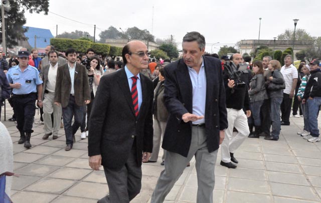 FOTO: El ministro Oscar González fue en representación del gobernador De la Sota.