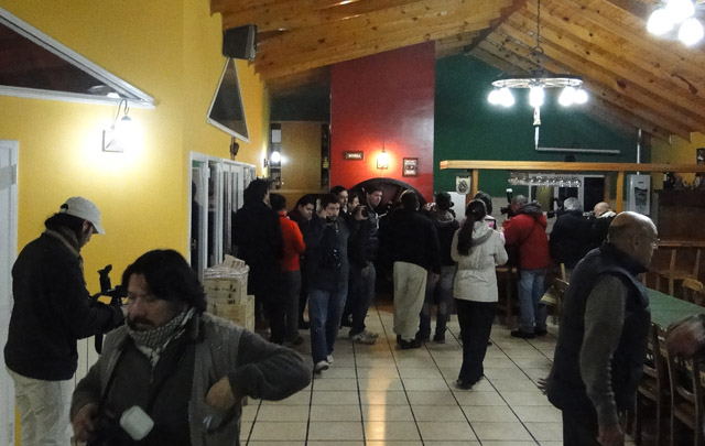 Los periodistas recorren los interiores de la casa de Báez (Foto: News Multimedios)