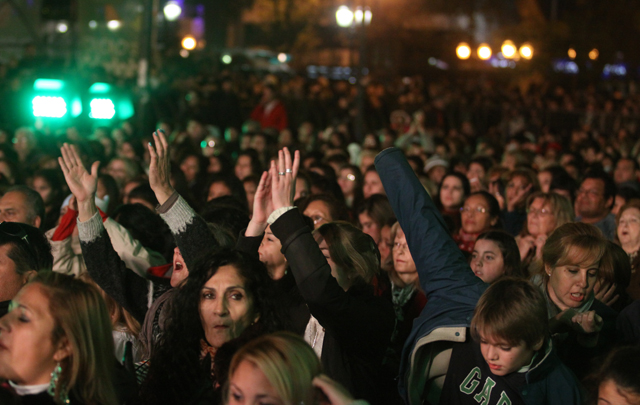 La multitud disfrutó con la propuesta artística en el Cabildo.