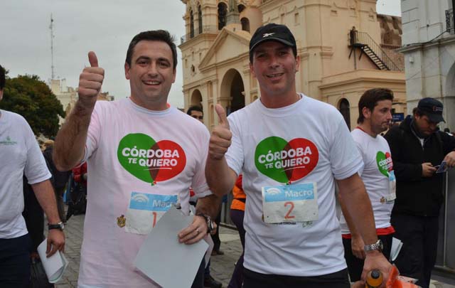 FOTO: estre corriendo la maratón del aniversario de Córdoba