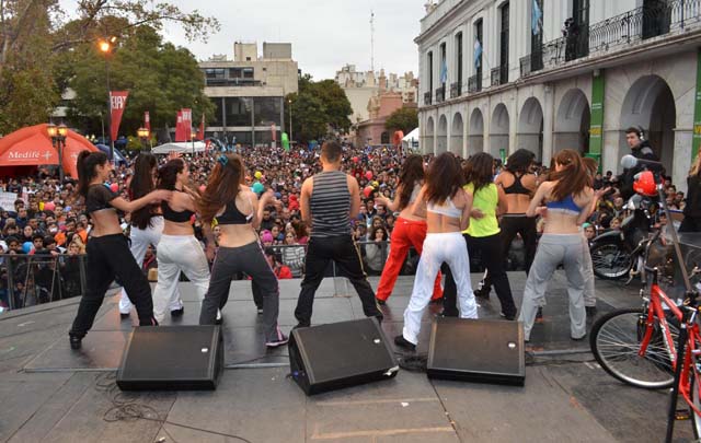 FOTO: Una multitud disfrutó de la maratón por el aniversario de la ciudad de Córdoba