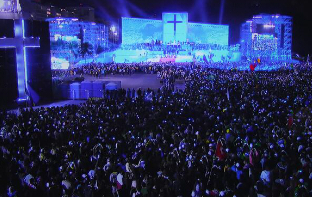 Impactante show musical y artístico en el escenario de la JMJ en Copacabana.  