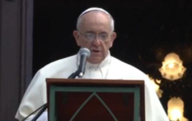 El Papa renzó el Ángelus en el Palacio de San Joaquín.