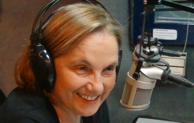 Dolli Irigoyen en el estudio de Cadena 3