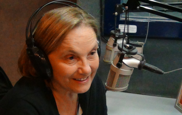 Dolli Irigoyen en el estudio de Cadena 3