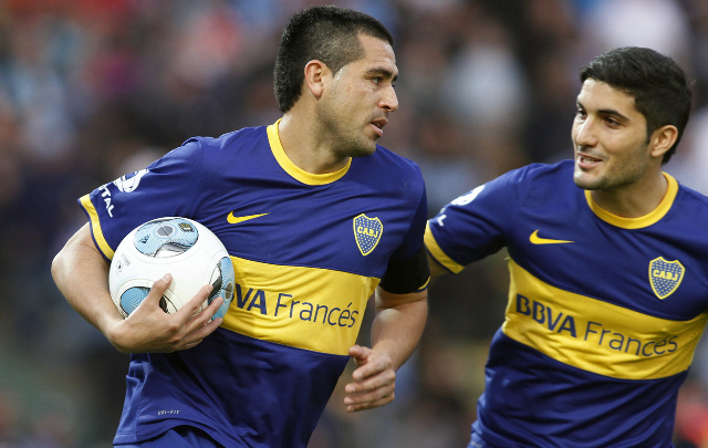 Riquelme, después de convertir su gol de penal. 