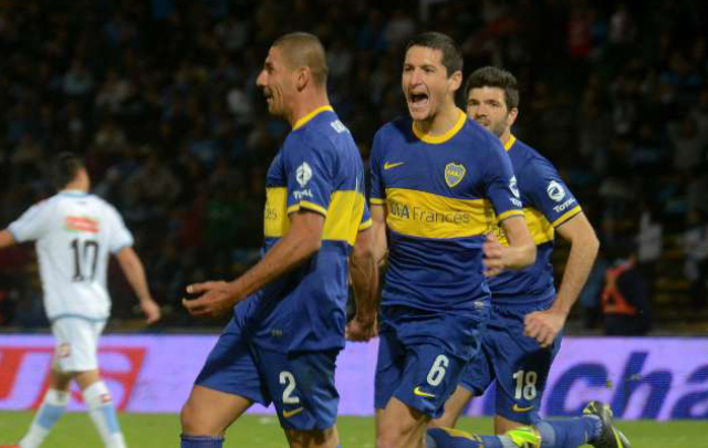 ''El Cata'' Díaz celebra el gol que le dio el triunfo al equipo ''xeneize''. 