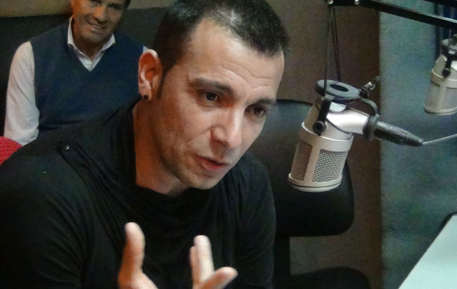 Martín Bossi en el estudio de Cadena 3