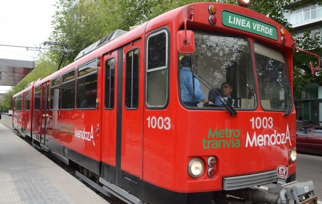 5 mil pasajeros al día viajan en el Metrotranvía (Foto: Diario Uno)