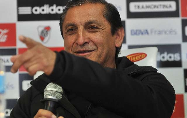Ramón Díaz se mostró irónico con el DT de Boca.