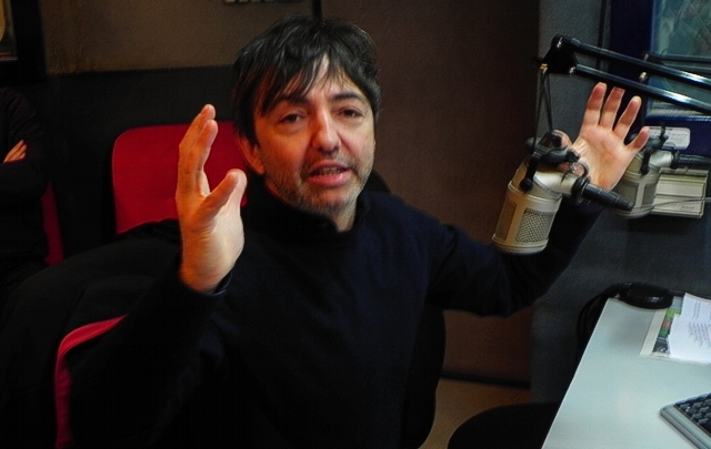 Adrián Dárgelos en Juntos.