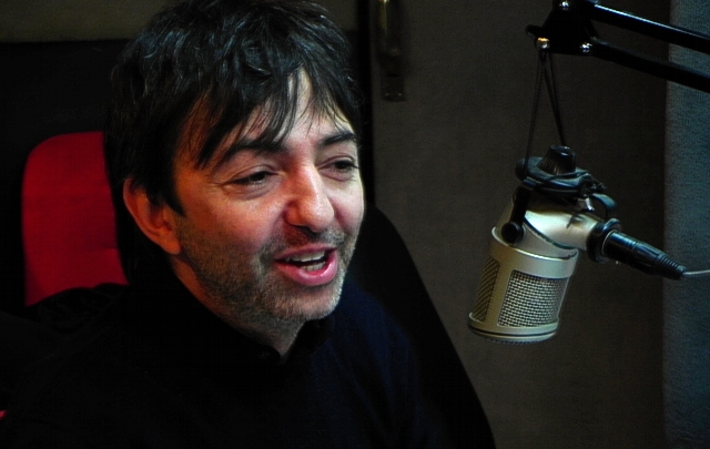 Adrián Dárgelos en Juntos.