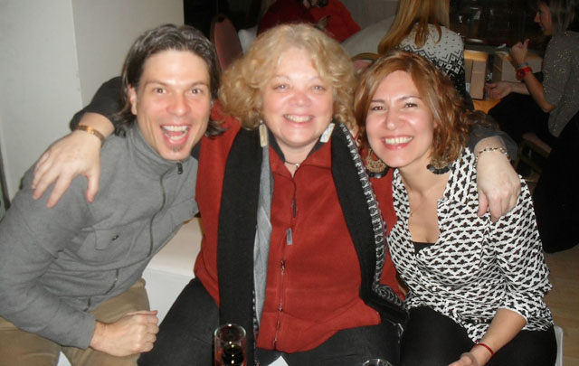 Juan y Maica con la abogada (Foto: Facebook)