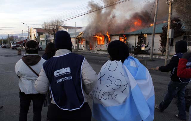 FOTO: Incidentes en Río Gallegos (Foto: Walter Díaz)