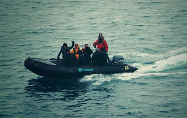 El grupo se trasladó al lugar donde será el recital.