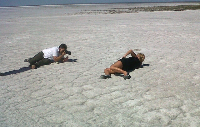 Celeste Benecchi en las salinas de San Luis.