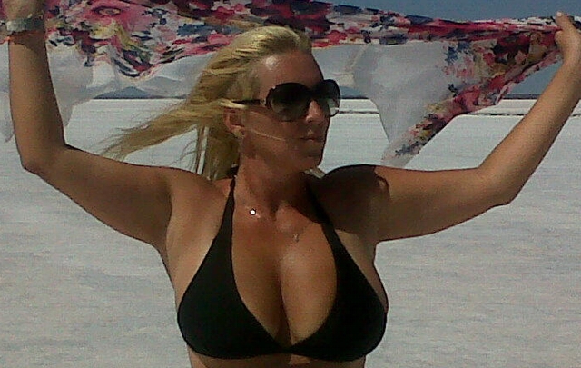 Celeste Benecchi en las salinas de San Luis.