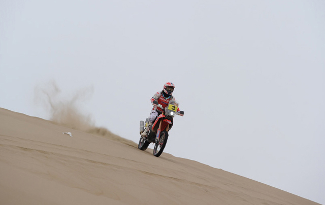 FOTO: Barreda Bort en la décima etapa del Dakar 2014