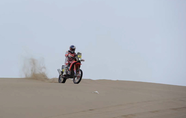 Helder Rodrigues en la décima etapa del Dakar 2014