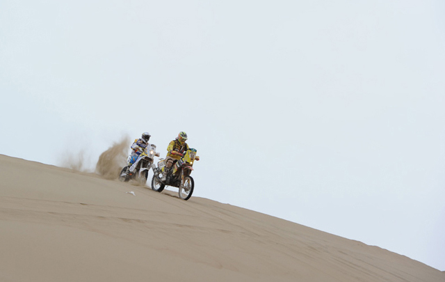 FOTO: Rodríguez en la décima etapa del Dakar 2014