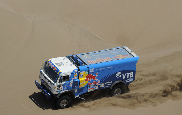 FOTO: Shibalov en la décima etapa del Dakar 2014
