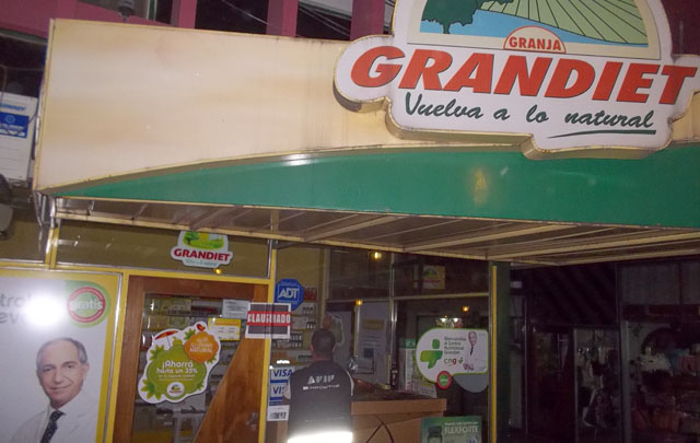 Grandiet clausurado por la Afip.