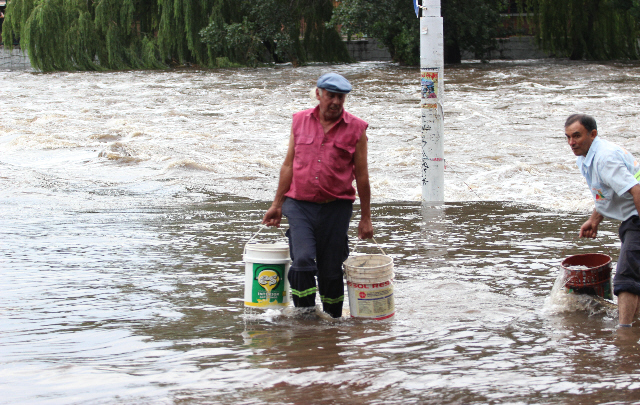 Desborde del río Mina Clavero.